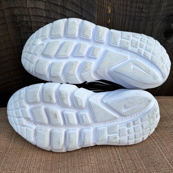 Nike Toddler Boys Girls 11C Flex Runner 2 Black White Sneaker Shoes Stretchy - Picture 6 of 8